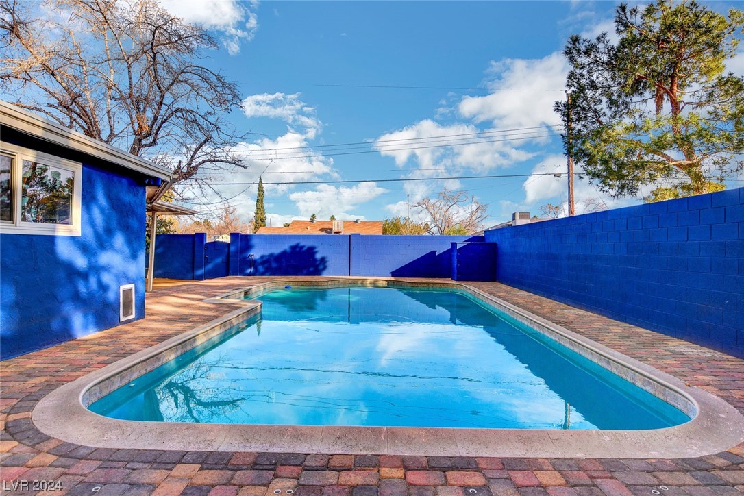 1225 Darmak Drive