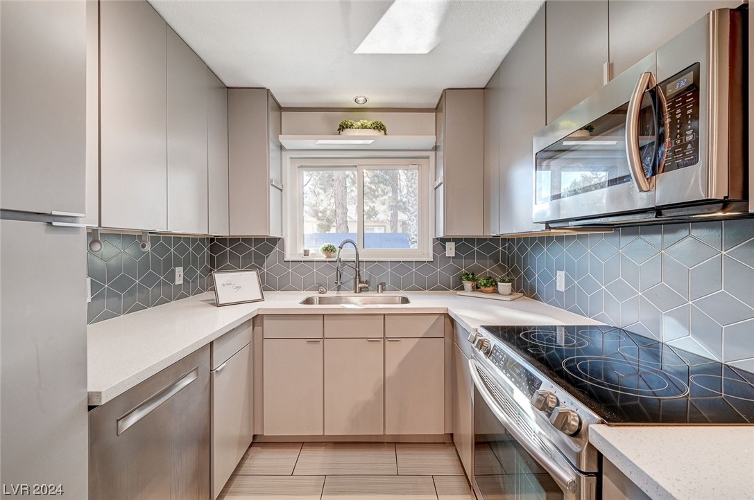 1225 Darmak Drive