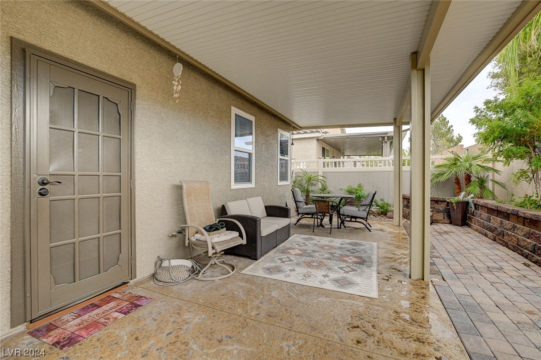 957 Crescent Falls Street