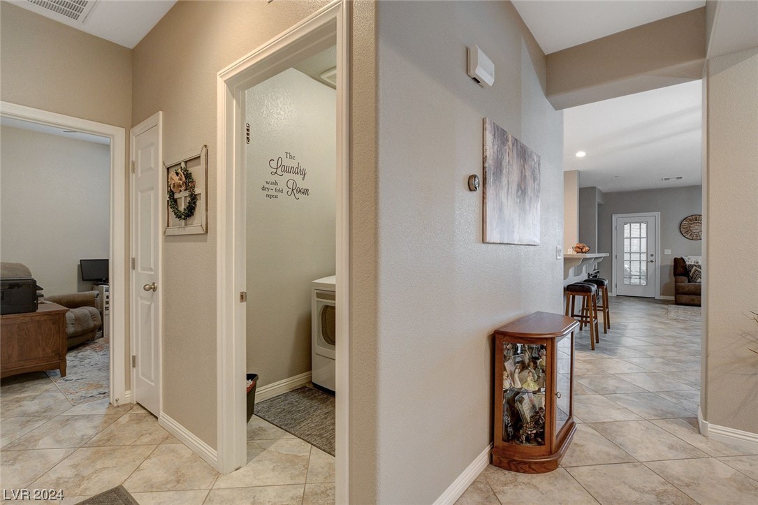 957 Crescent Falls Street