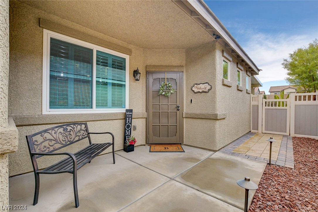 957 Crescent Falls Street