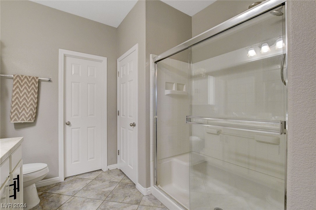 957 Crescent Falls Street
