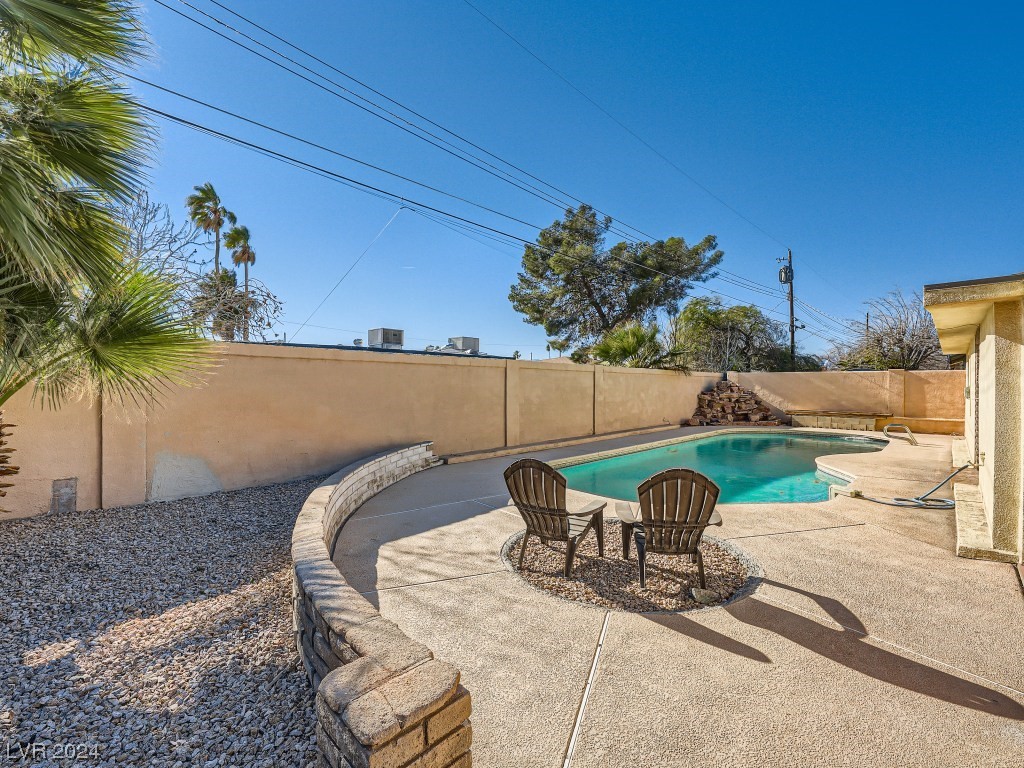 5733 Heron Avenue