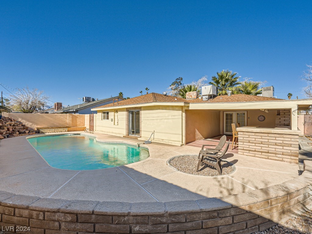 5733 Heron Avenue
