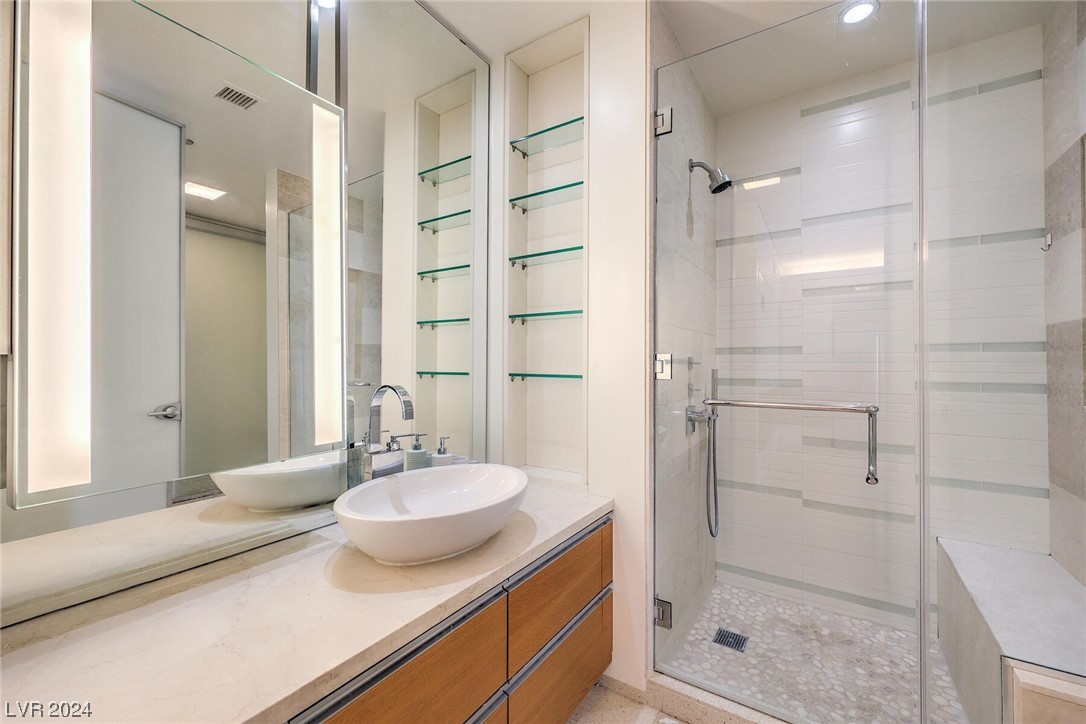 3722 Las Vegas Boulevard 604