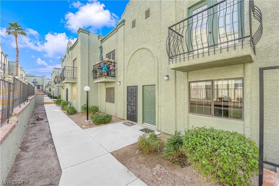 7048 Burcot Avenue L57