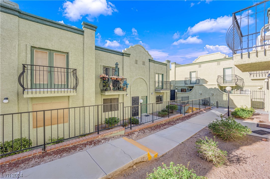 7048 Burcot Avenue L57