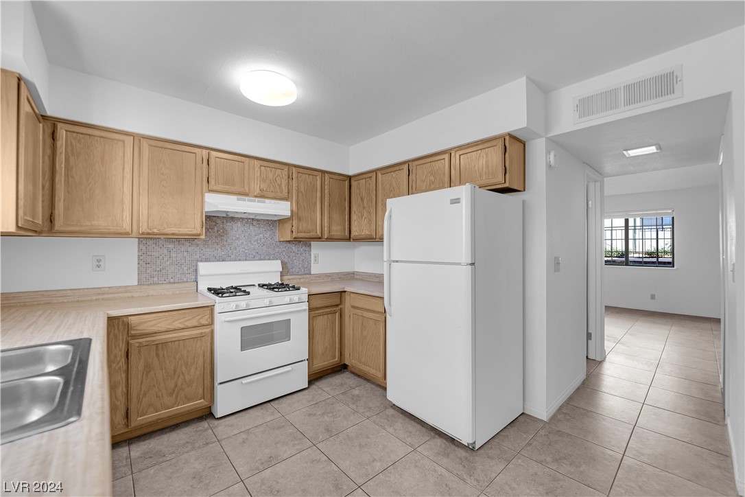 7048 Burcot Avenue L57