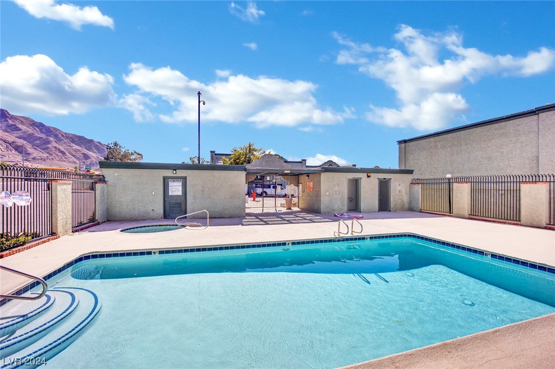 7048 Burcot Avenue L57