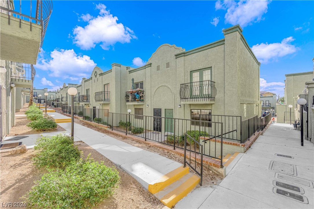 7048 Burcot Avenue L57