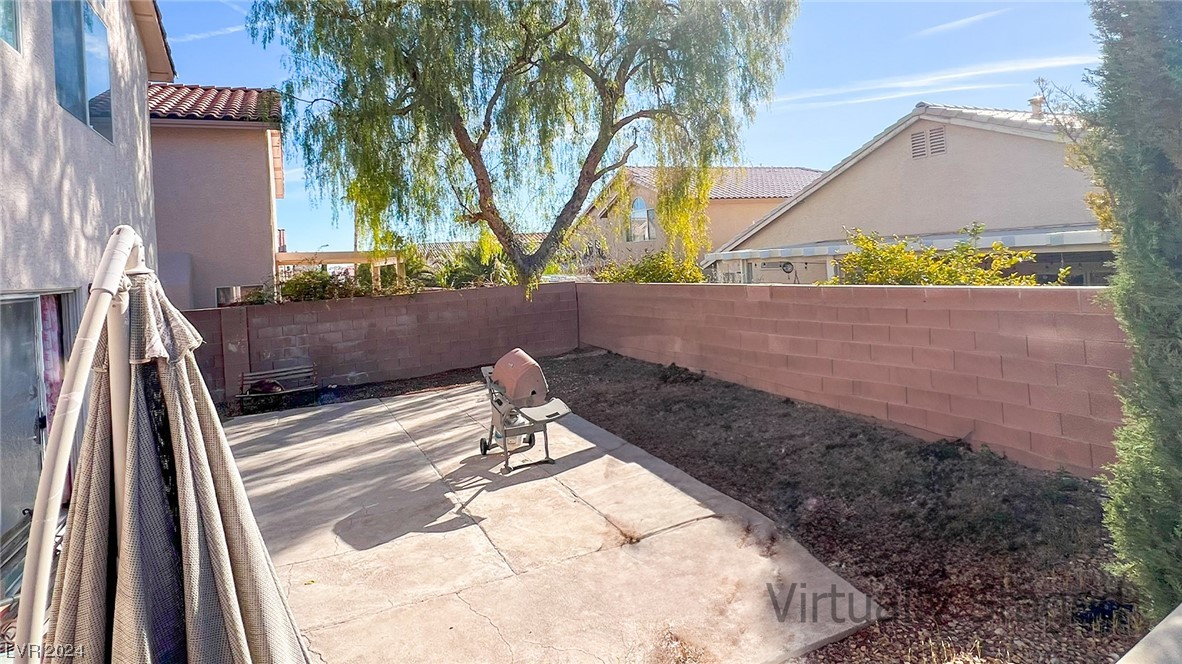 10075 Yellow Canary Avenue