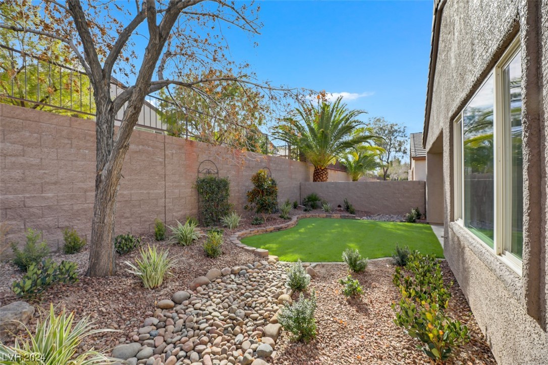 2499 Evening Twilight Avenue