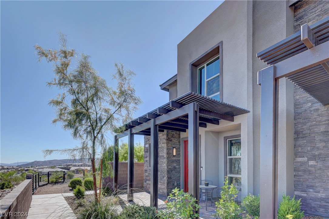 460 Pear Lake Street