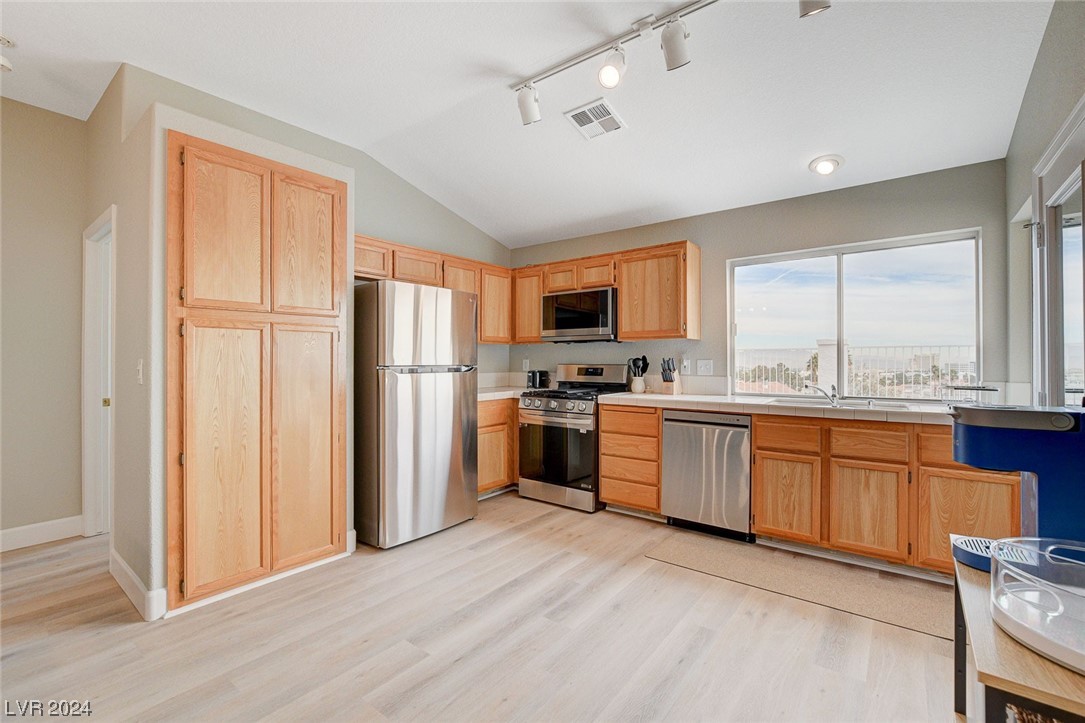 366 Promontory Drive