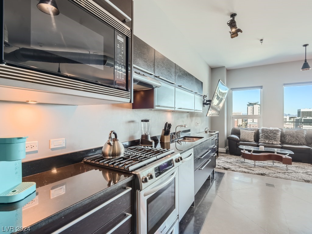 200 Hoover Avenue 1111