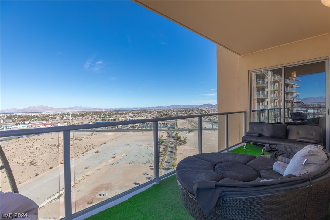 8255 Las Vegas Boulevard 1512