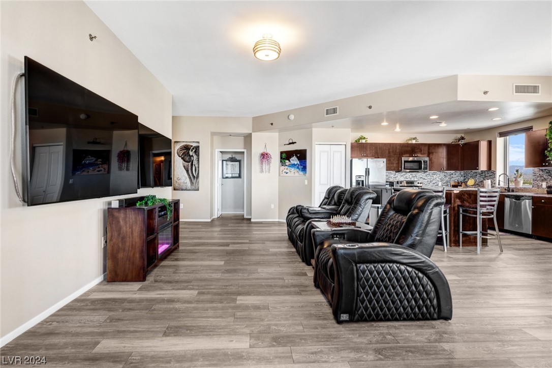 8255 Las Vegas Boulevard 1512