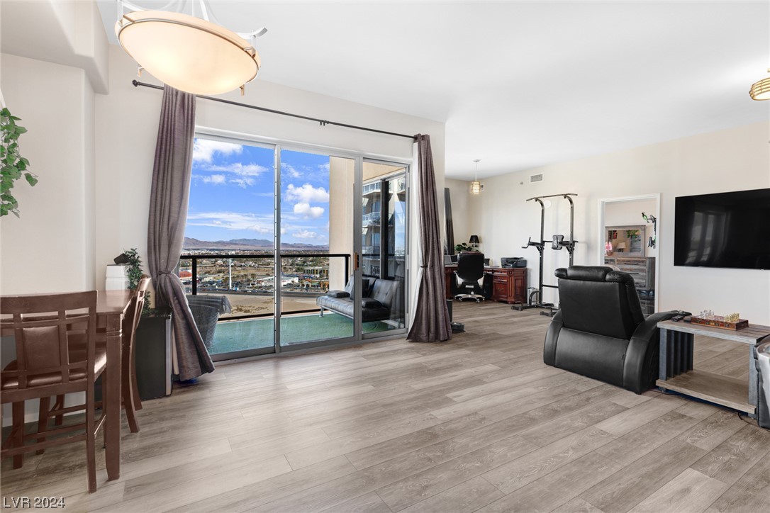 8255 Las Vegas Boulevard 1512