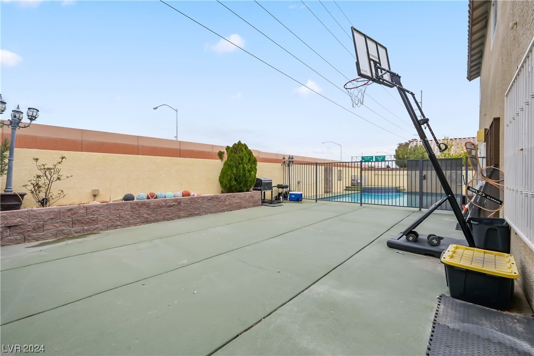 6200 Peggotty Avenue