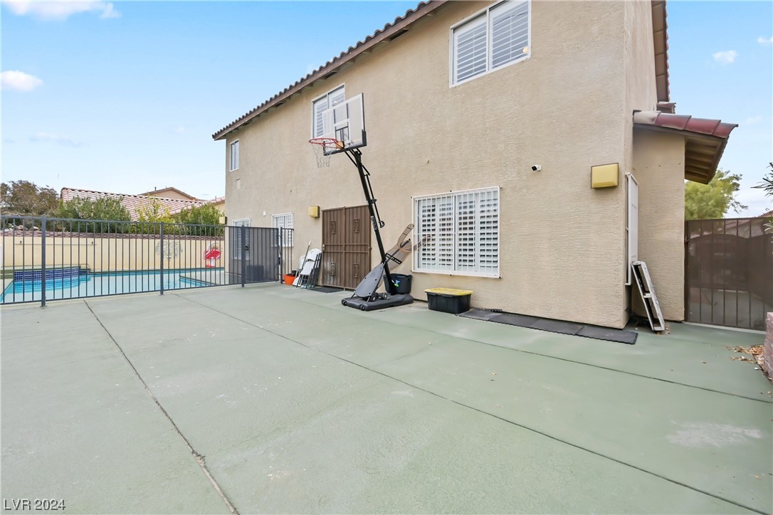 6200 Peggotty Avenue