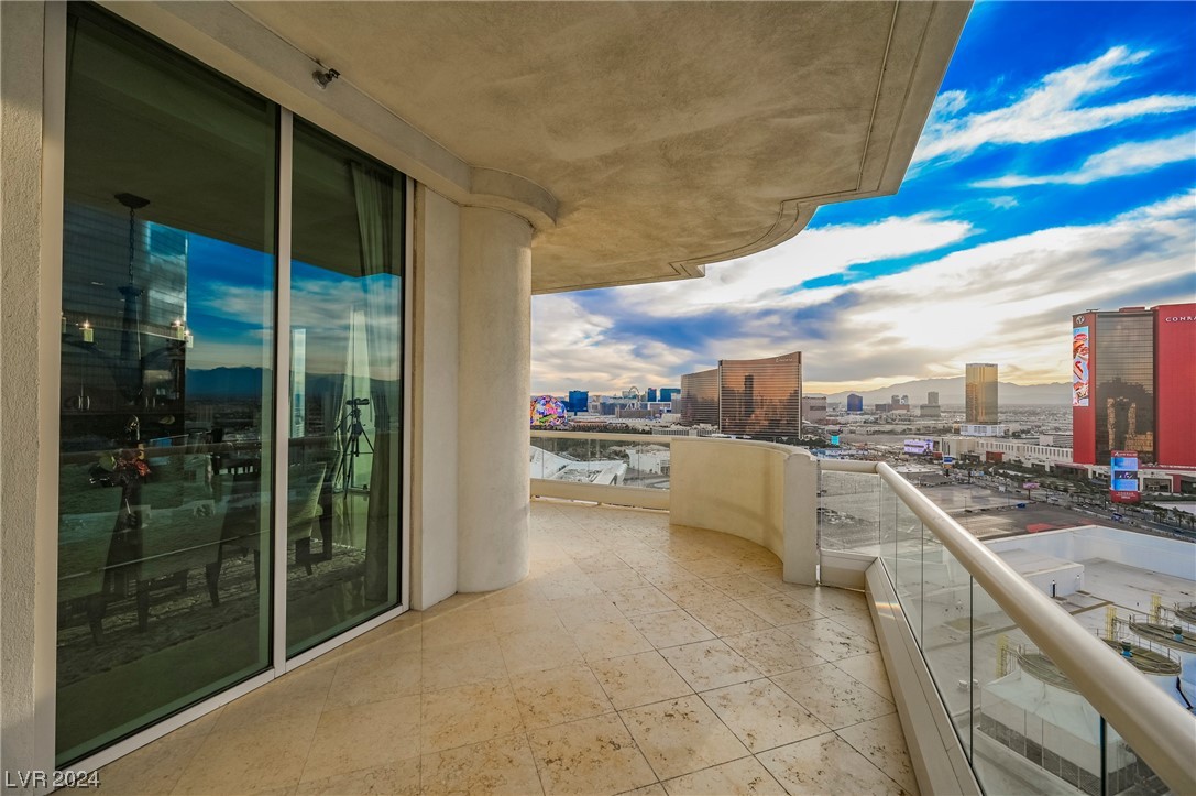 2877 Paradise Road 3004