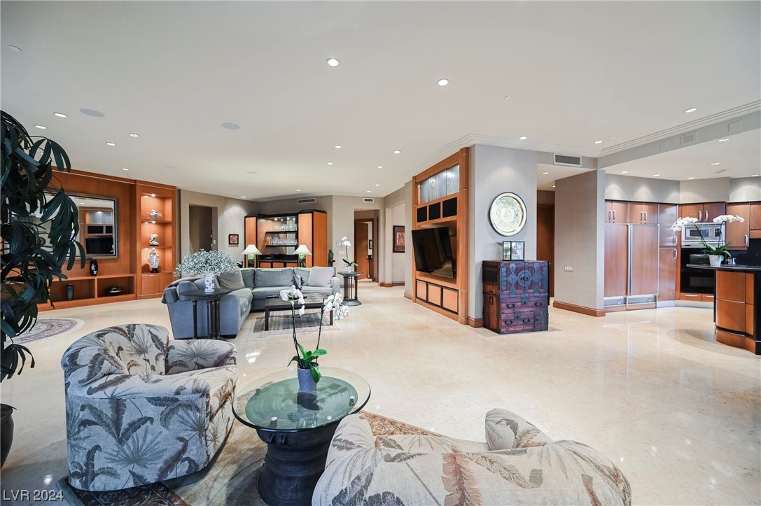 2877 Paradise Road 3004
