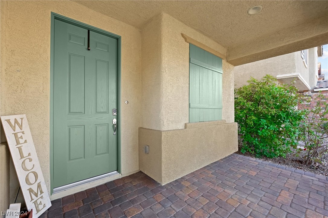 6037 Dover Palace Street