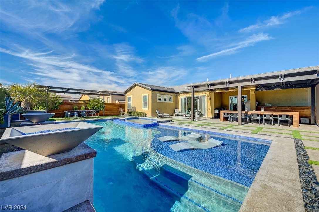 7083 Falabella Ridge Avenue