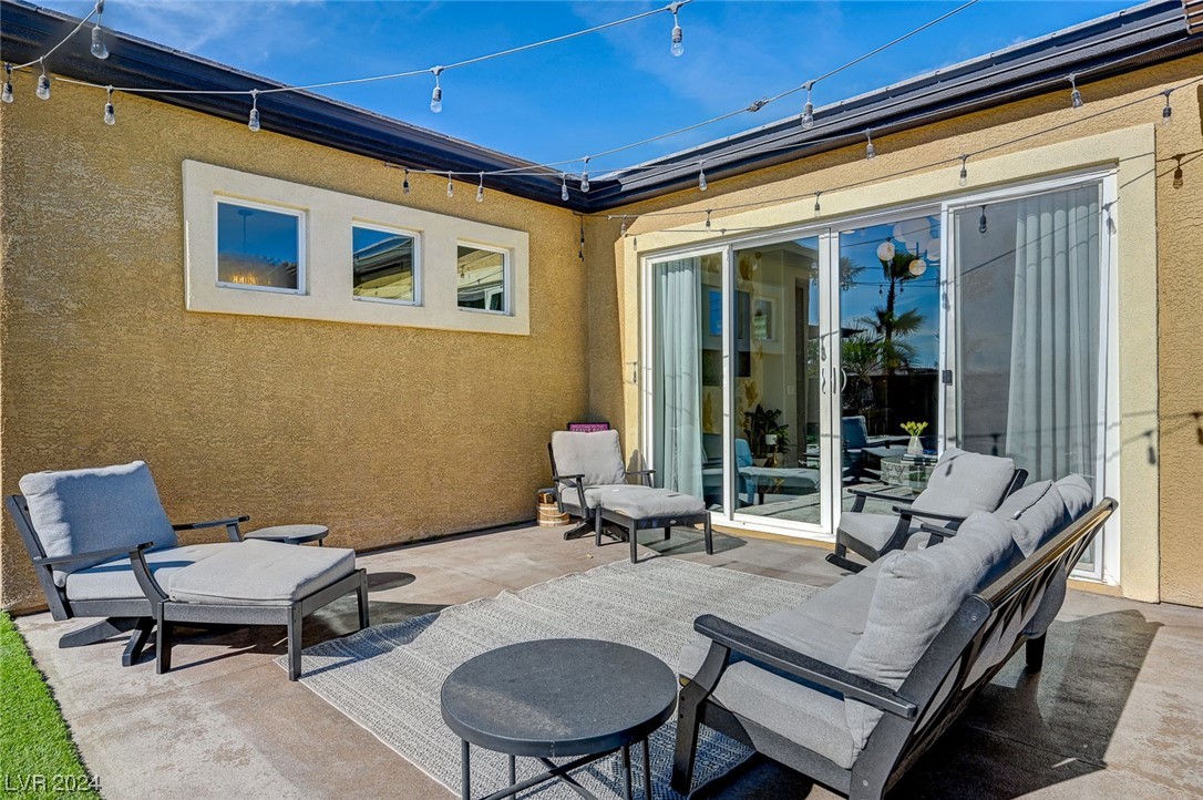 7083 Falabella Ridge Avenue