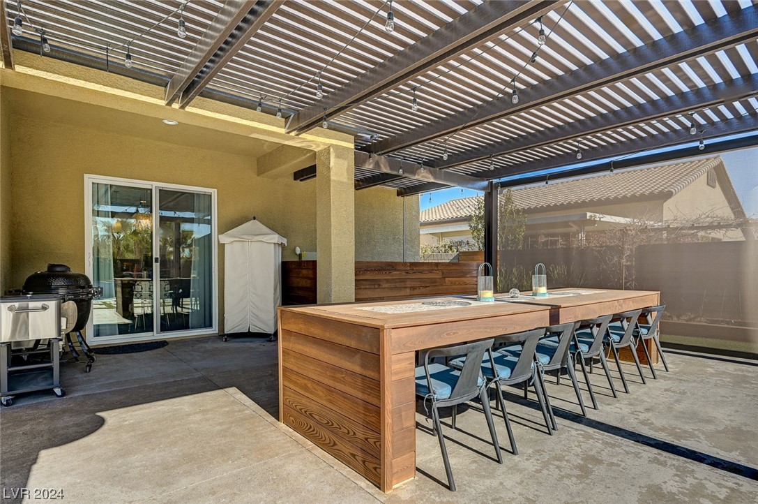 7083 Falabella Ridge Avenue