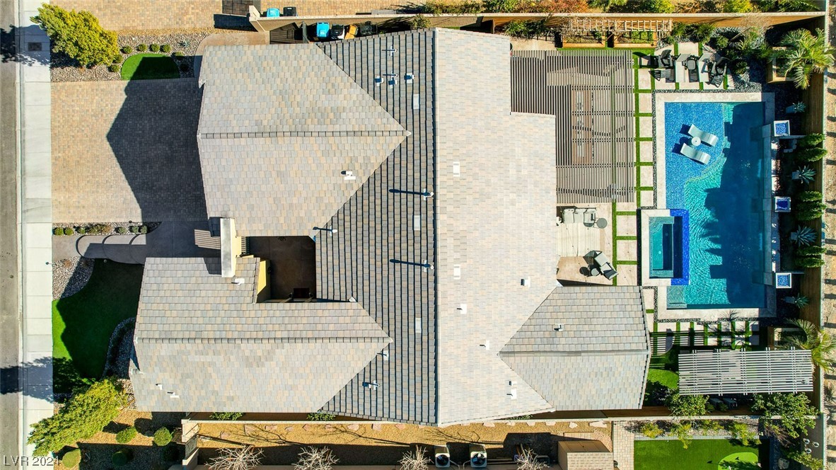 7083 Falabella Ridge Avenue