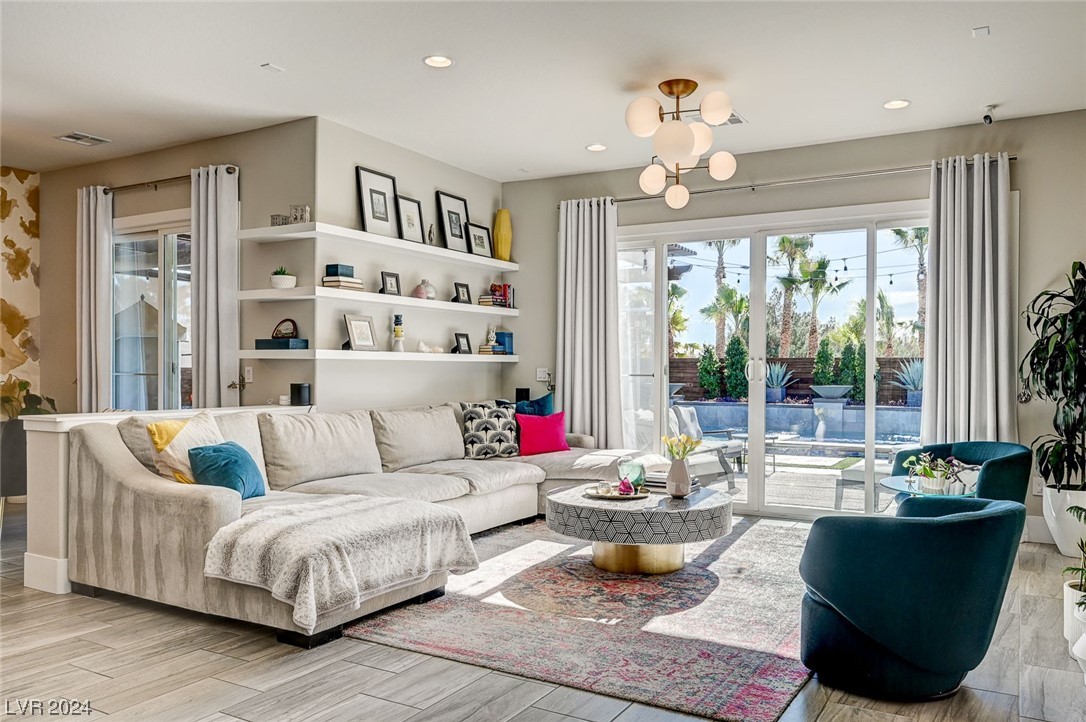 7083 Falabella Ridge Avenue