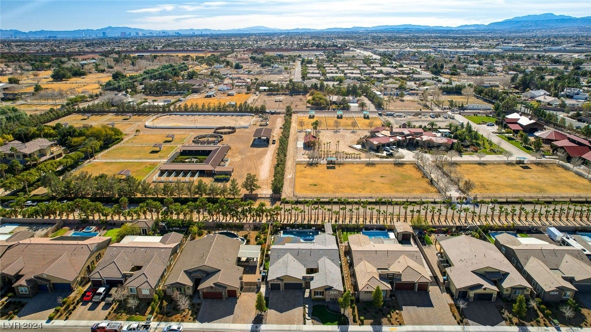 7083 Falabella Ridge Avenue