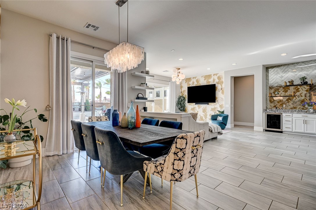 7083 Falabella Ridge Avenue