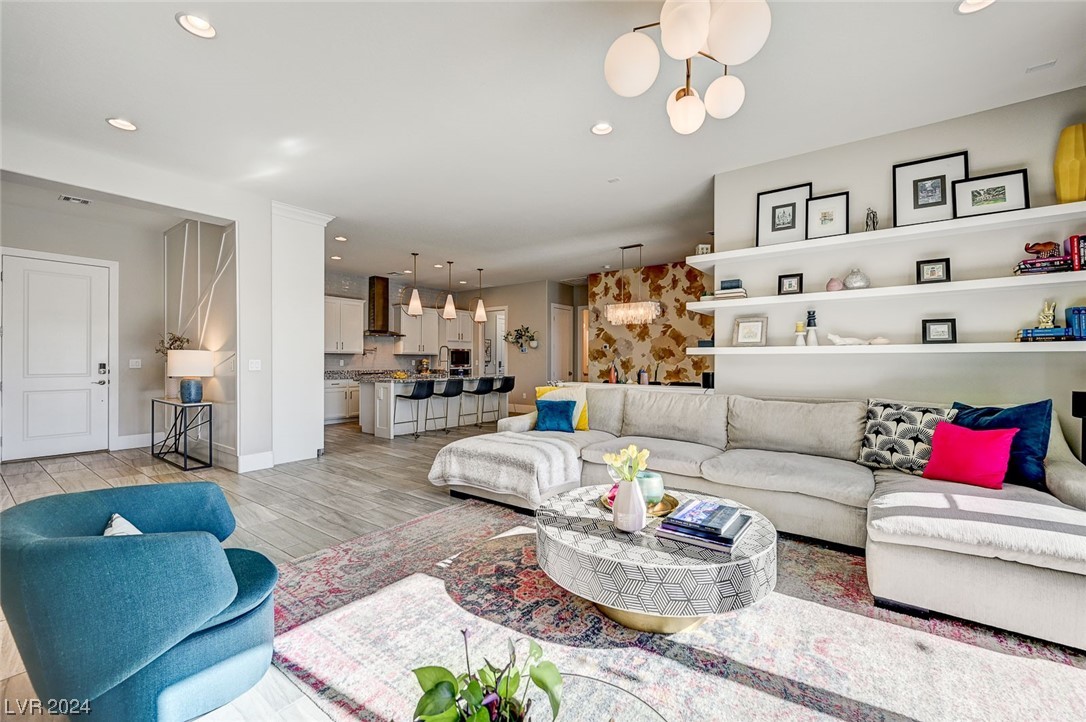 7083 Falabella Ridge Avenue