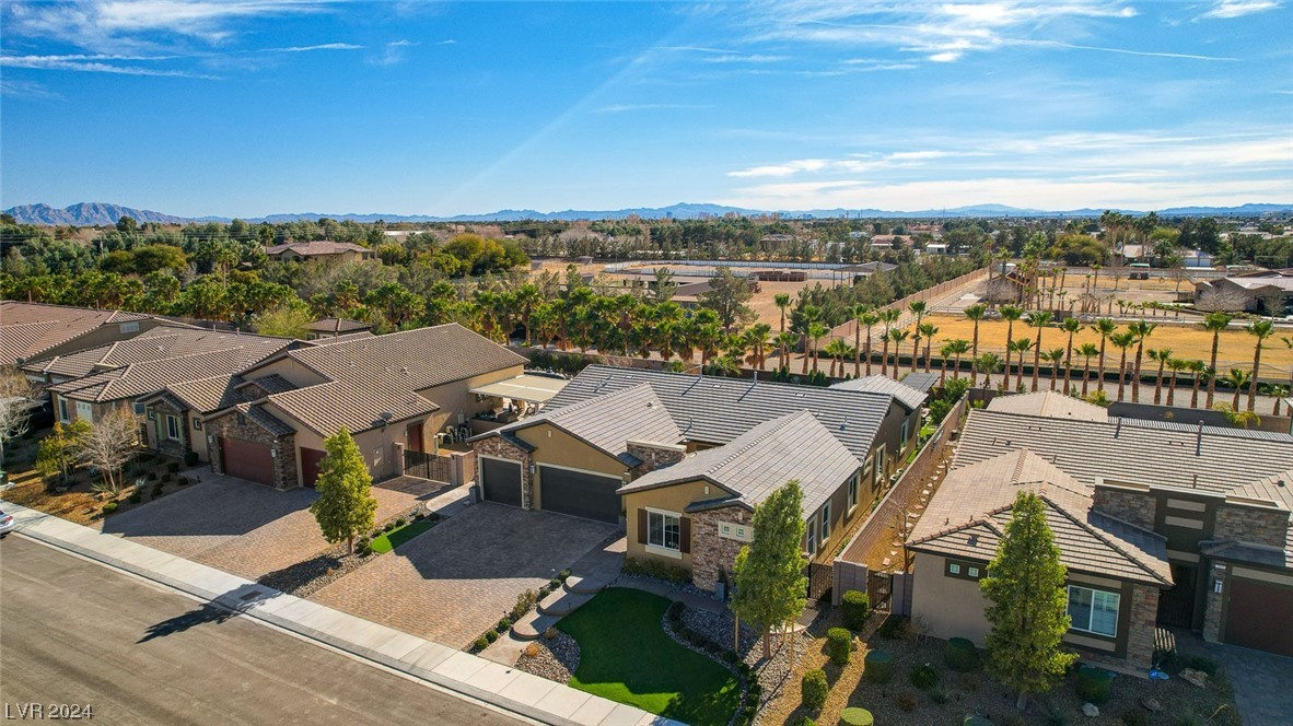 7083 Falabella Ridge Avenue