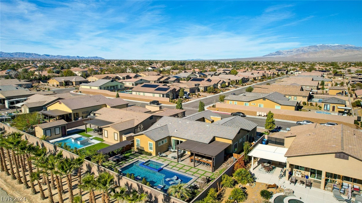 7083 Falabella Ridge Avenue