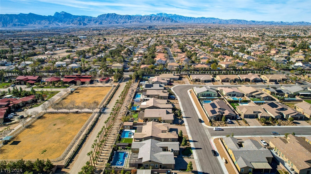 7083 Falabella Ridge Avenue