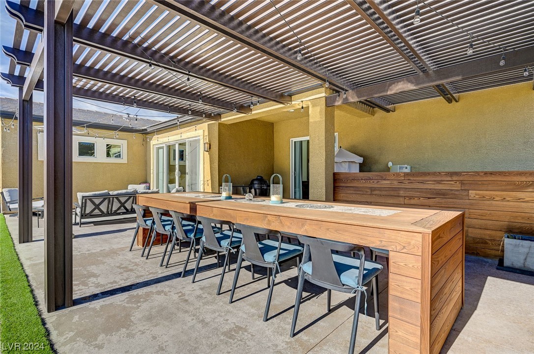 7083 Falabella Ridge Avenue