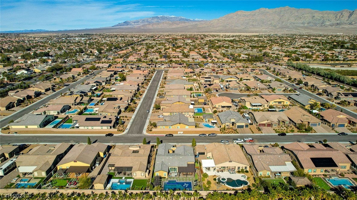 7083 Falabella Ridge Avenue