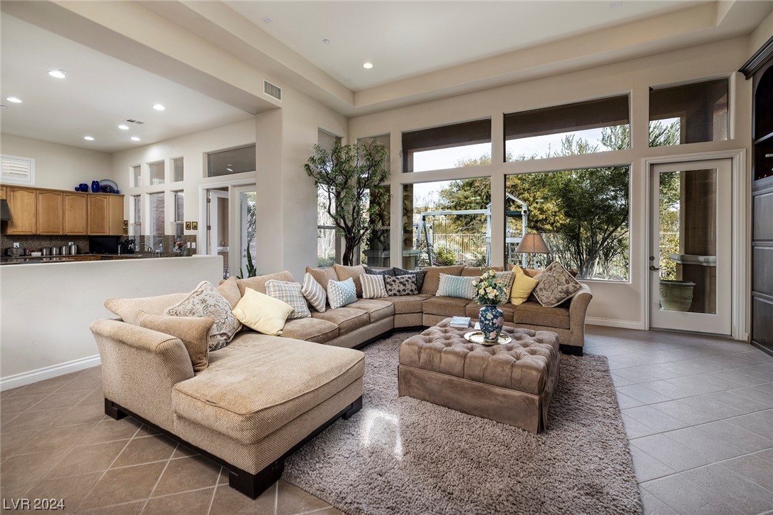 14 Avenida Sorrento