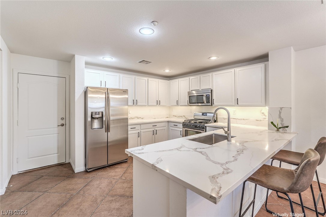 2068 Waterlily View Street
