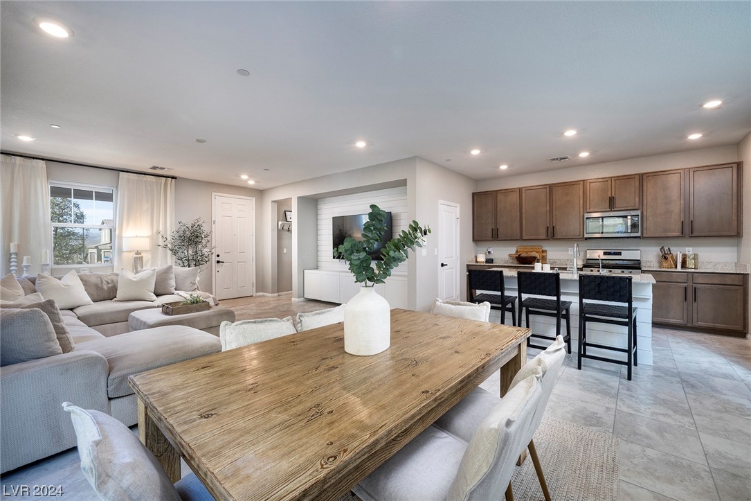 2506 Valdanos Place