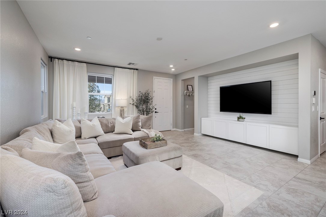 2506 Valdanos Place