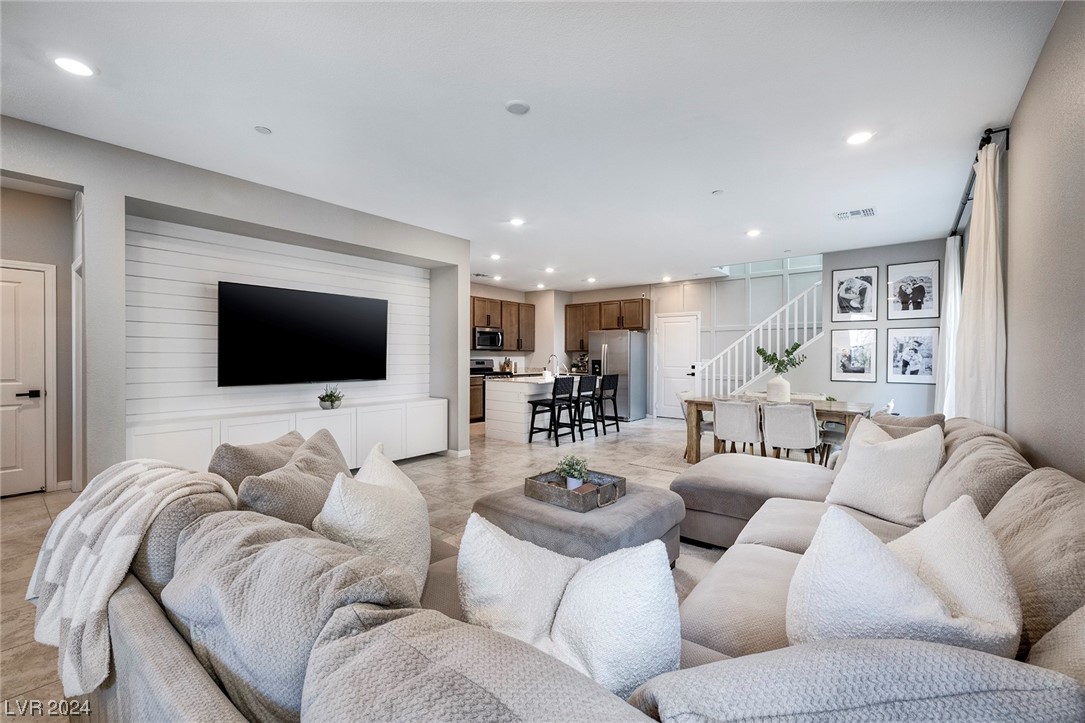 2506 Valdanos Place