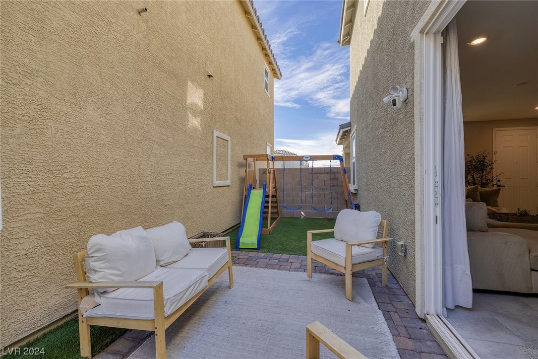 2506 Valdanos Place