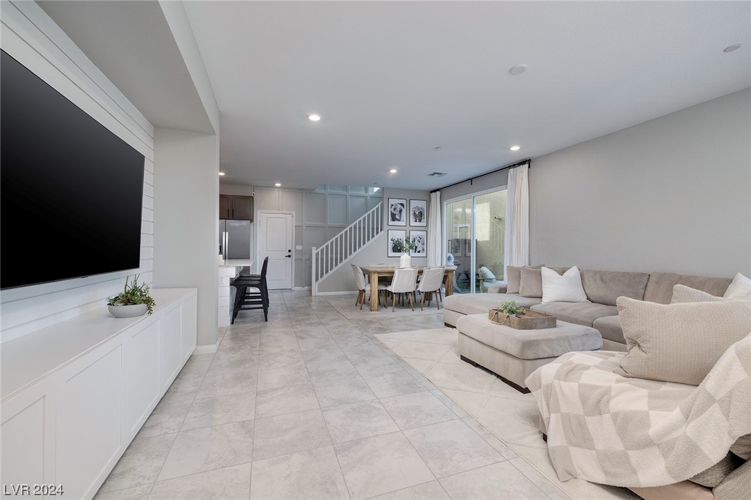 2506 Valdanos Place