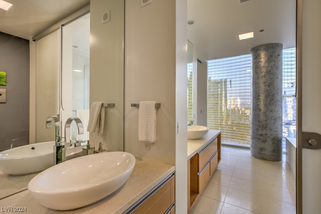 3726 Las Vegas Boulevard 2101