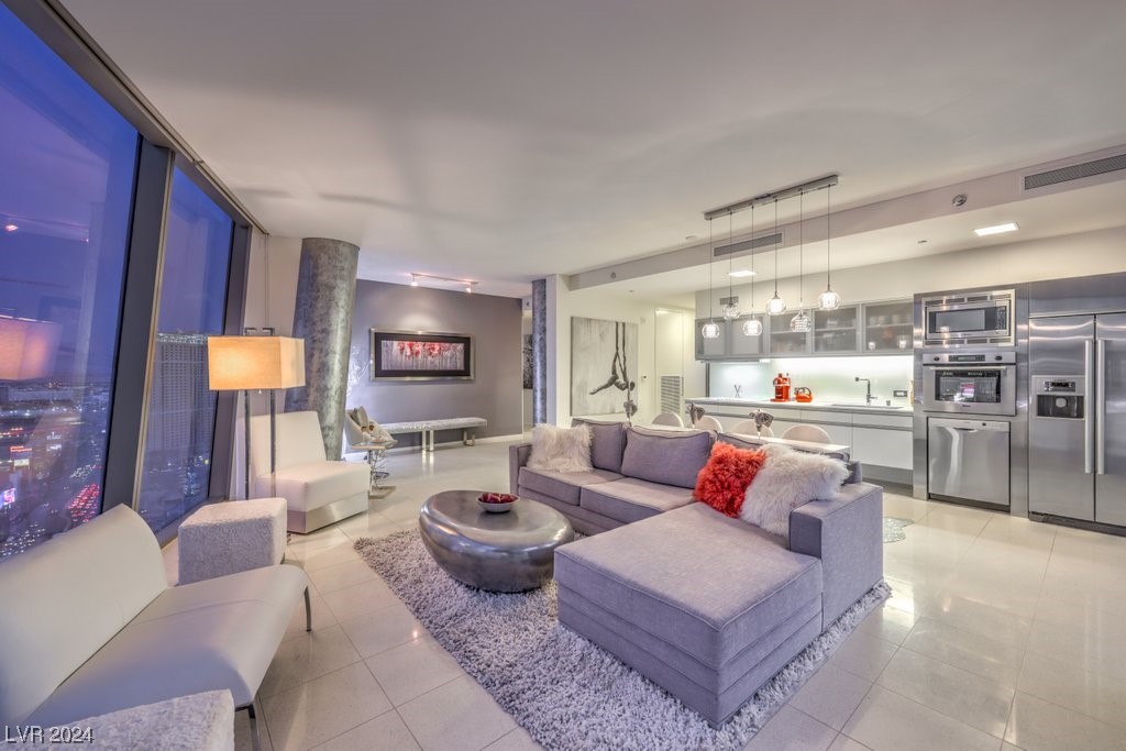 3726 Las Vegas Boulevard 2101