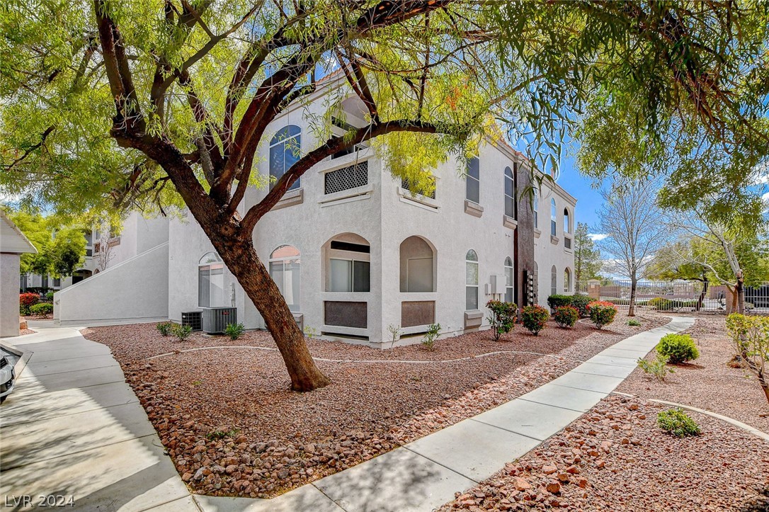 700 Carnegie Street 3921